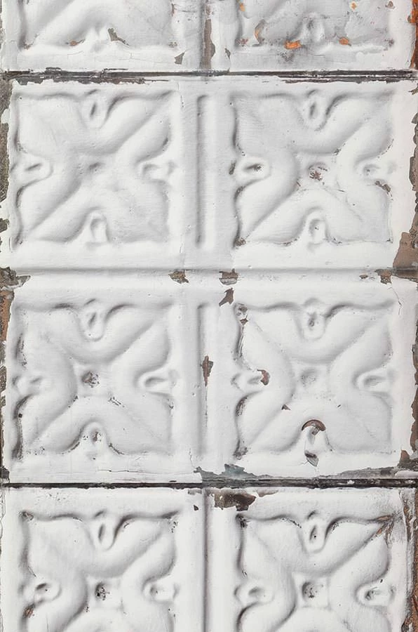 Tapete Brooklyn Tins 04 Hellgrau 4 Tapete Brooklyn Tins 04 Hellgrau – Bild 2