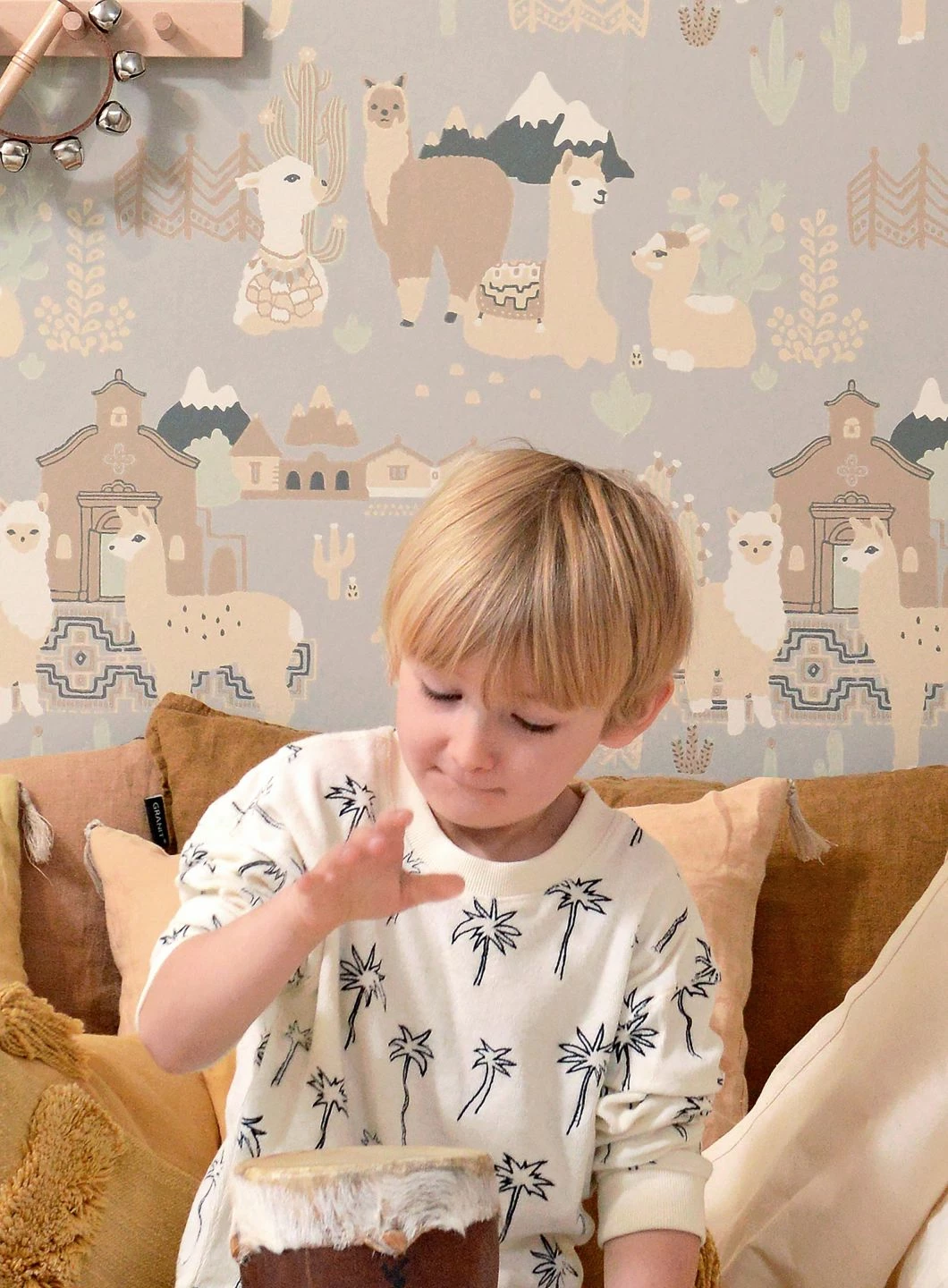 Tapete Lama Village Hellgrau 3 Tapete Lama Village Hellgrau