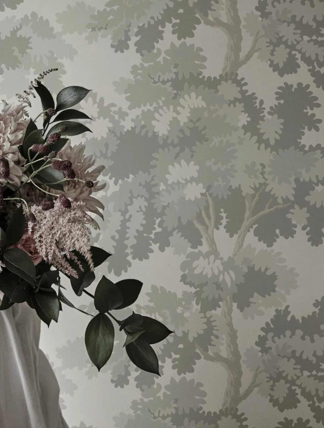 Tapete Raphael Trees Grau 3 Tapete Raphael Trees Grau