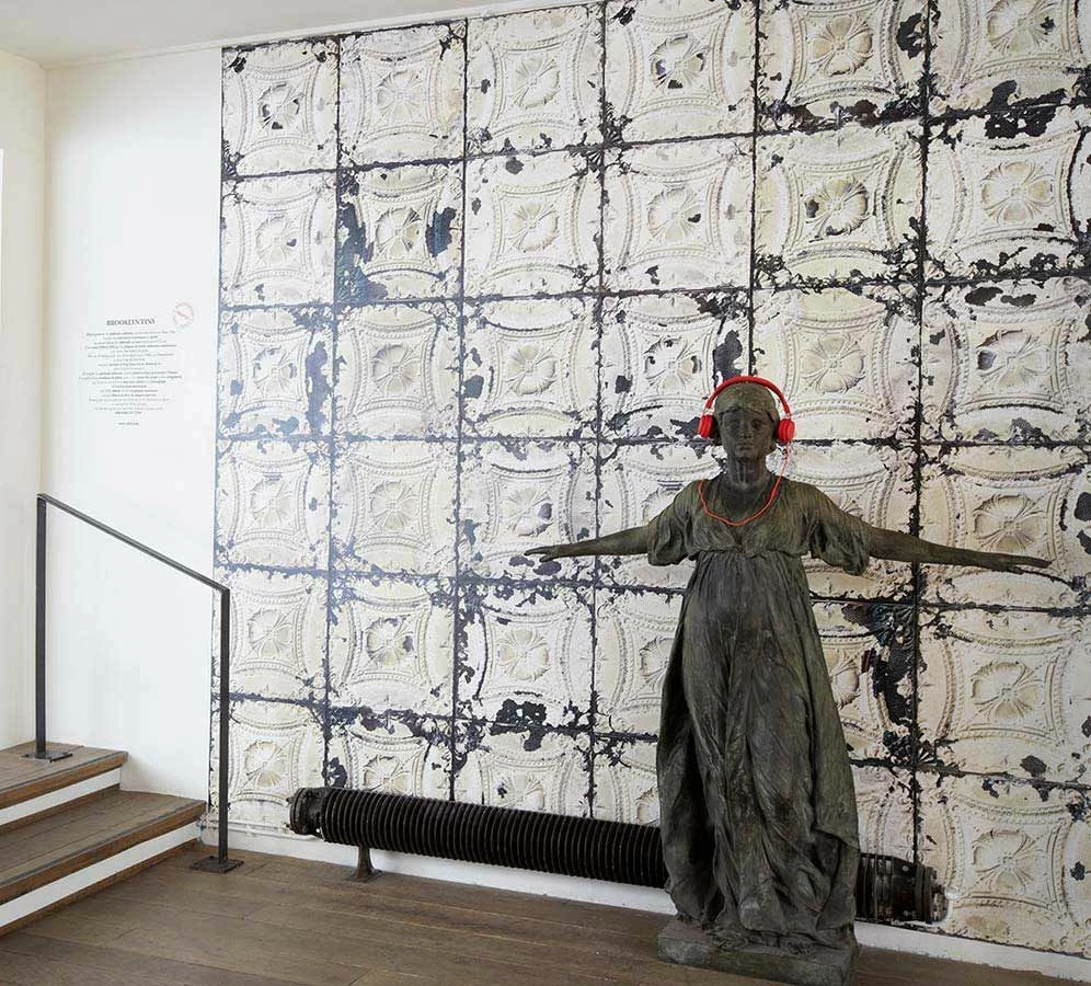 Tapete Brooklyn Tins 01 Elfenbein 6 Tapete Brooklyn Tins 01 Elfenbein – Bild 4